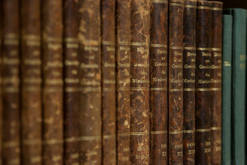 Bibliothek 01