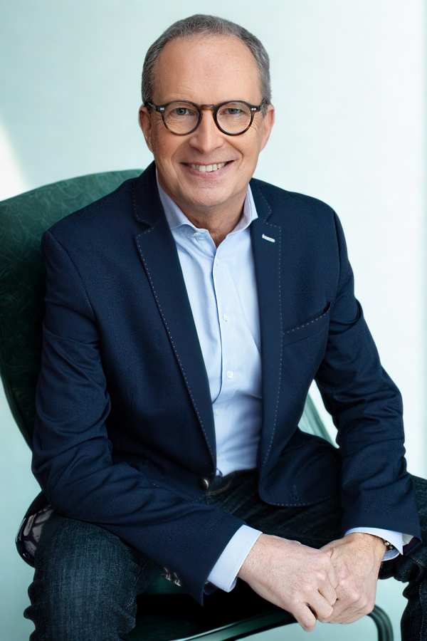 Dr. Christoph Specht