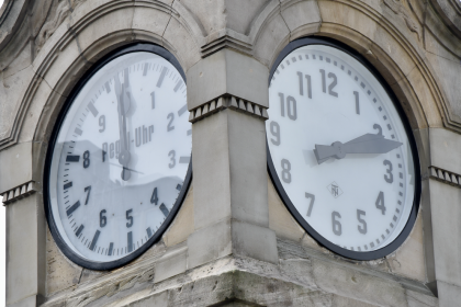 Historische Pegeluhr wieder in Betrieb