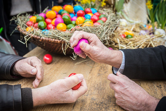 Osteierpecken Ostereierttschen 670x381